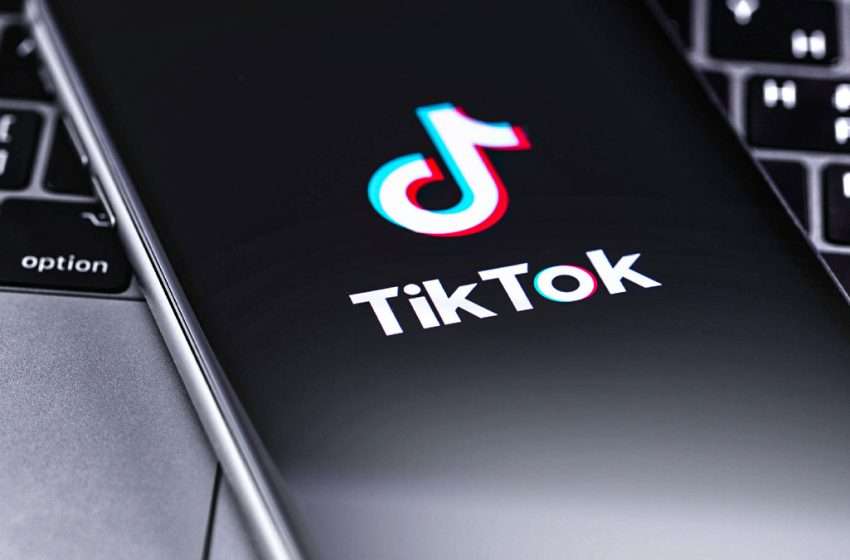 TikTok faz parceria com Shopify visando o bilionário mercado de compras por aplicativo